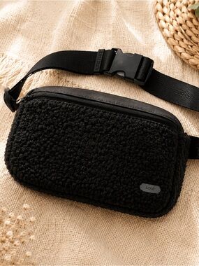 Lolë Black Fleece Belt Bag Crossbody NWT